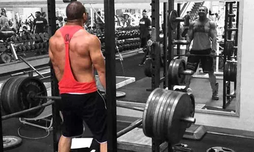 3. Шраги с штангой или гантелями. 8-10 повторений, 4 подхода.